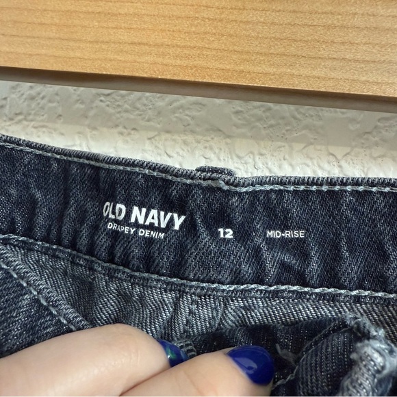 Old Navy Anika Mid Rise Draper Denim Cargo Column Skirt  Size 12 - Picture 3 of 4